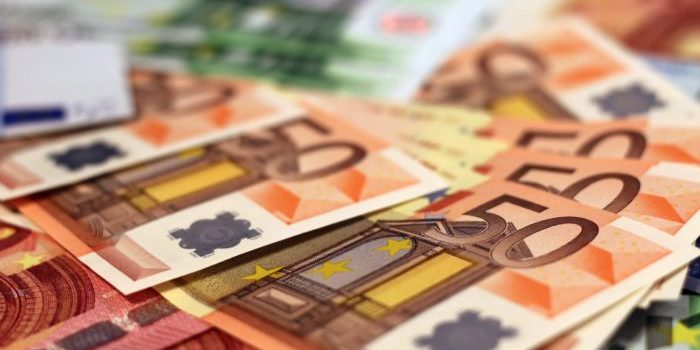 dinero-solicitado-por-pre-stamo-online-pexels-photo Riesgo-de-contagio-del-dinero-en-efectivo