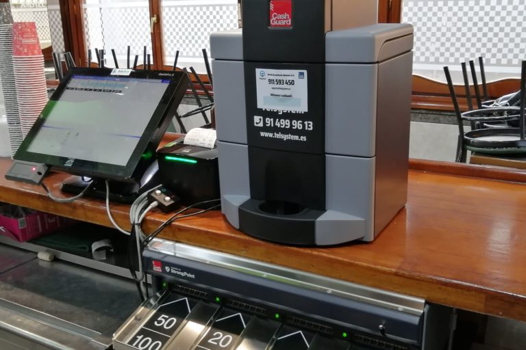 Instalacion CashGuard en restaurantes Don Komilon Telsystem distribuidor oficial Instalación-de-CashGuard-en-Bilbao