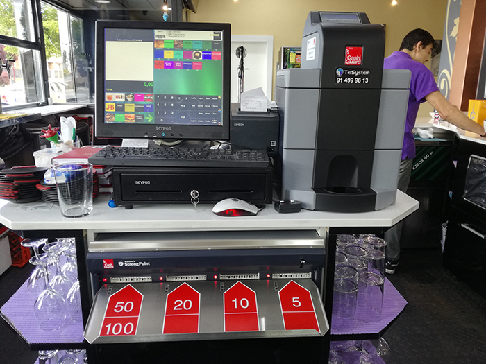 Instalación-de-CashGuard-en-cafetería