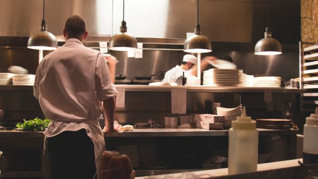 Digitaliza la cocina de tu restaurante con un monitor de cocina Digitaliza la cocina de tu restaurante con un monitor de cocina