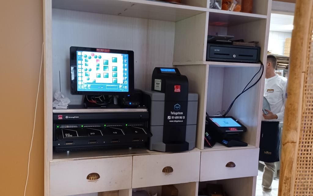 la-mafia-se-sienta-a-la-mesa-cashguard